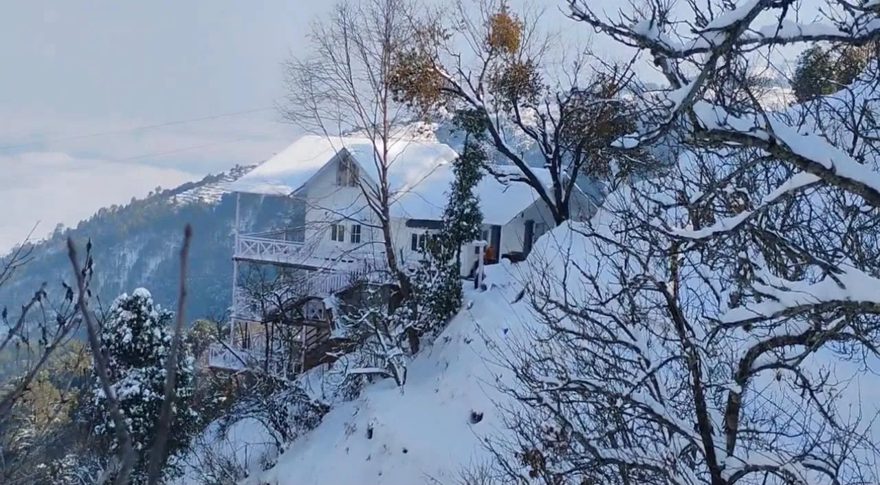 Namah Stay Himalayas cottage under snow in Kanatal in winter